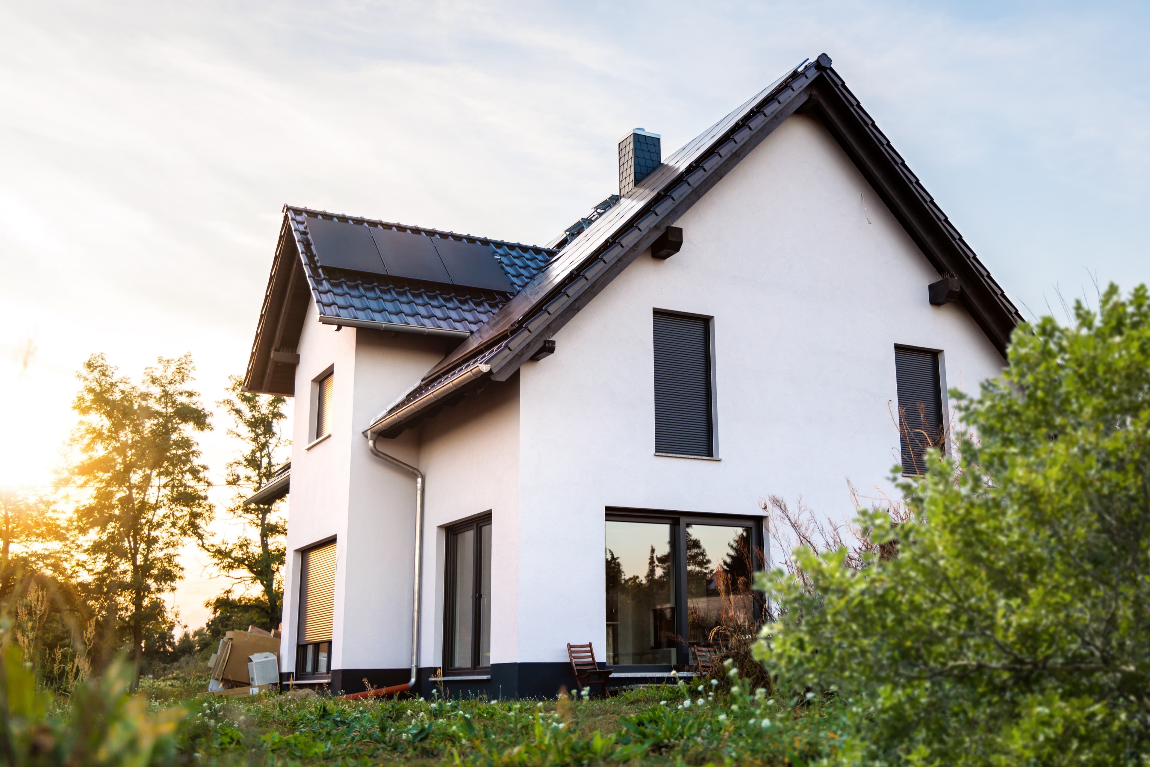 Photovoltaikanlage auf einem Einfamilienhaus als Beispiel für eine geplante Solaranlage von wattkompass